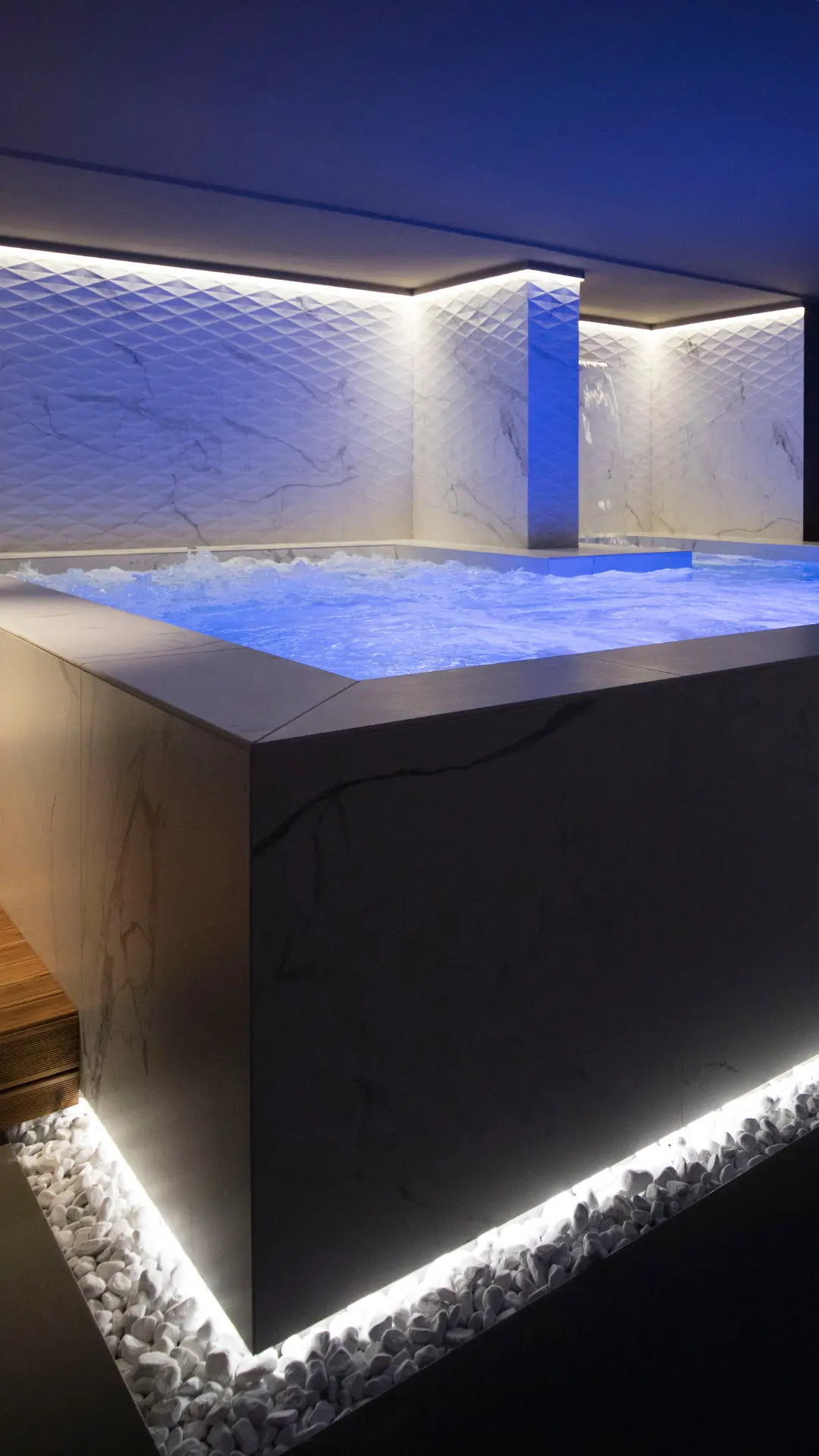 Hot tub at a wellness center near San Benedetto del Tronto
